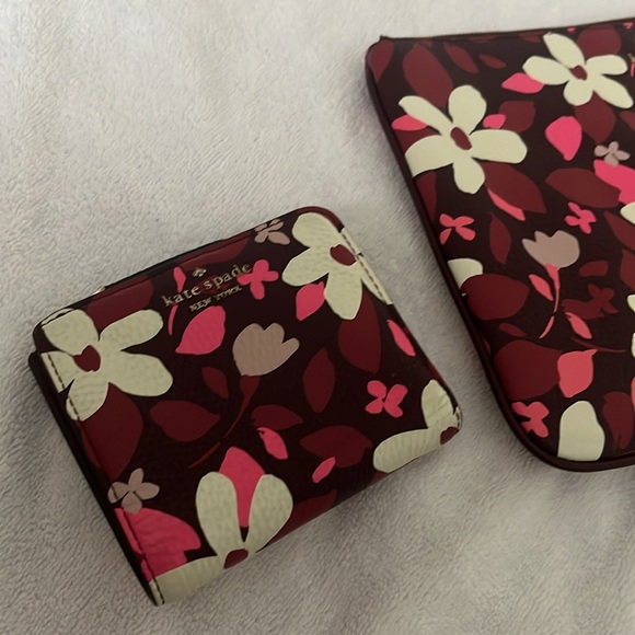 NWOT Kate Spade floral pouch small bag - Picture 11 of 11